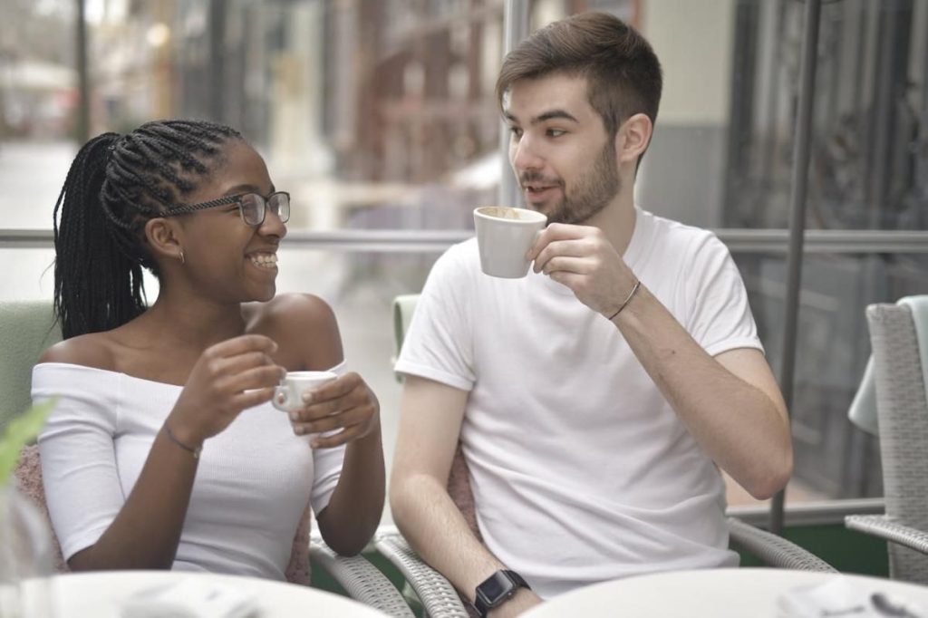 7 Tanda Kamu Sedang Menjalani Slow Dating, Bukan Hanya Friendzone
